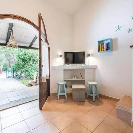 בית נופש Casa Ai Mandorli By Interhome